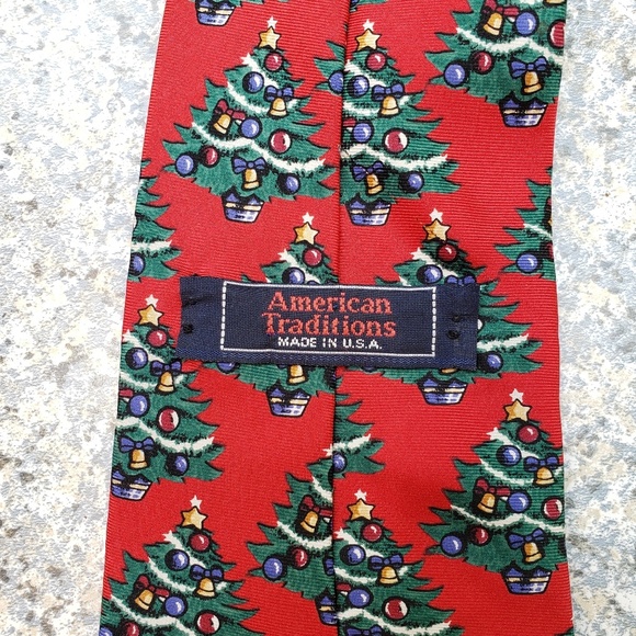 Christmas Tree Tie - Picture 3 of 4